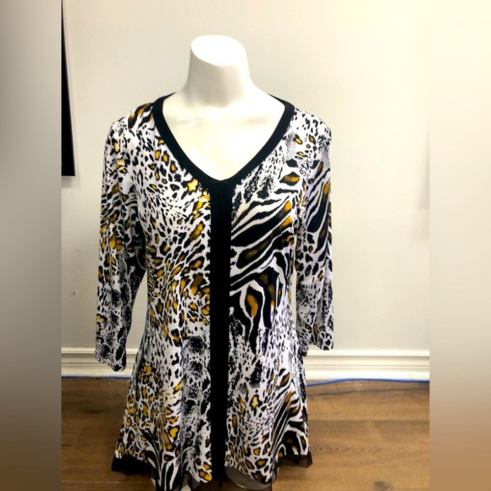 Bianca nygard animal print tunic top in size medium